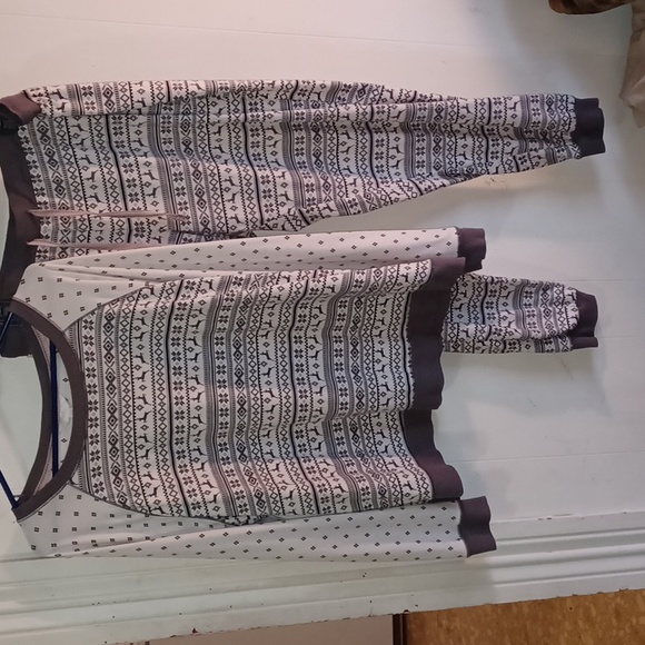 EUC, Secret treasures, sleepwear, size xl, white and gray - Picture 1 of 5